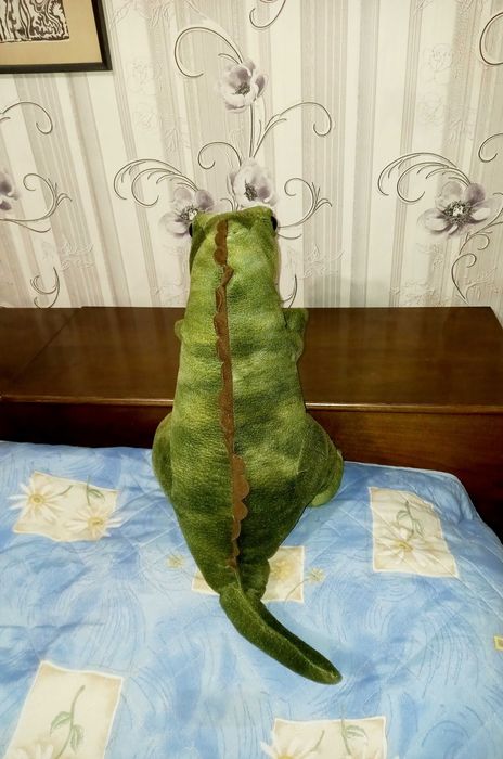 Плюшена играчка динозавър