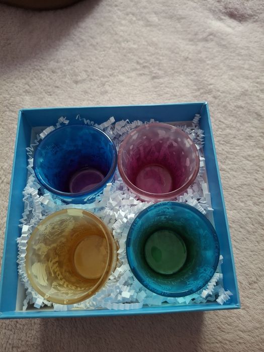 Продам рюмки красивые новые