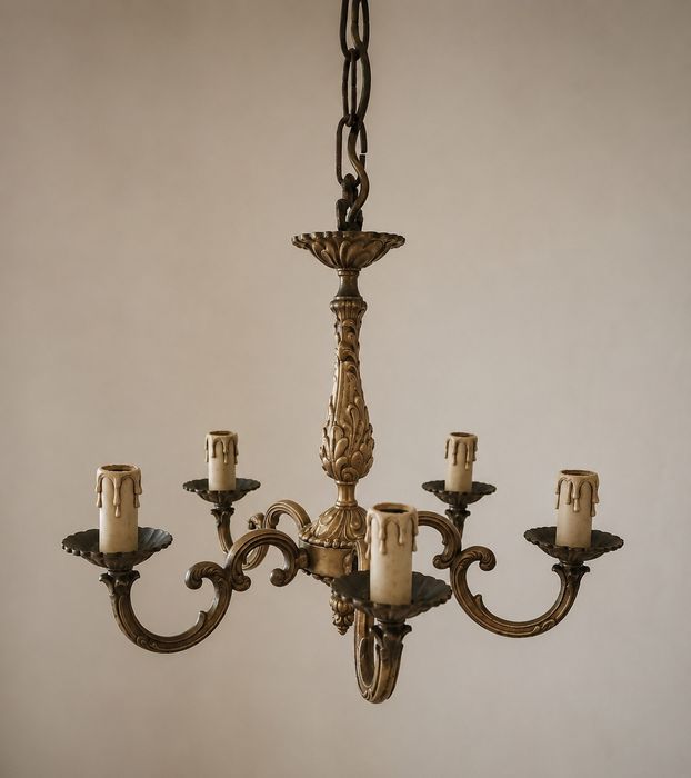 Superb candelabru antic din bronz cu 5 brațe in stilul francez Louis ,piesa cu o lucrătură de o foarte mare finețe