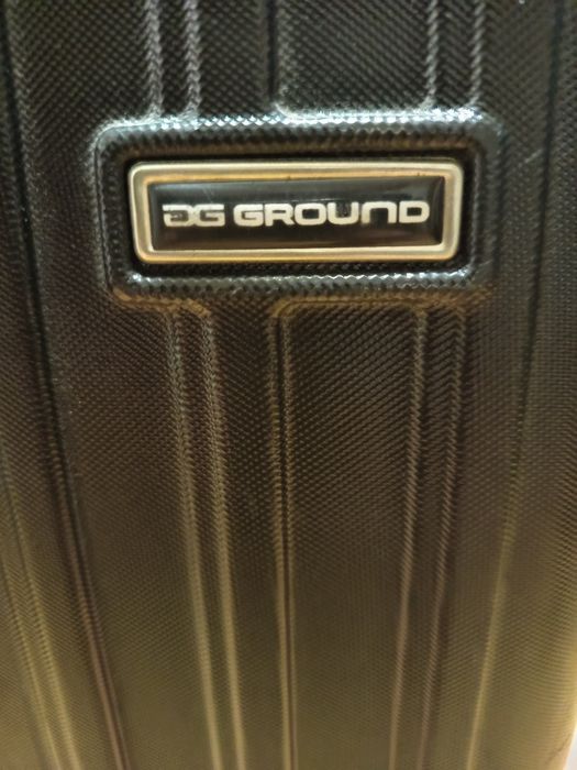 Продавам куфар за пътуване