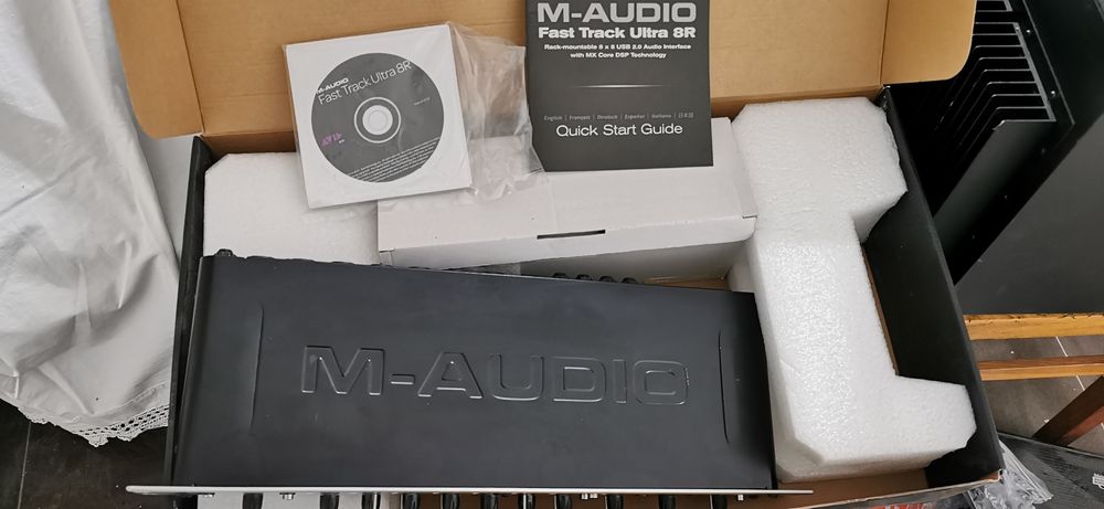 Interfața audio M-Audio Fast Track ultra 8r