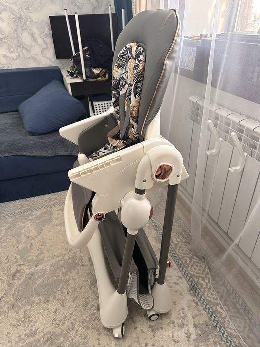 Детский стульчик для кормления