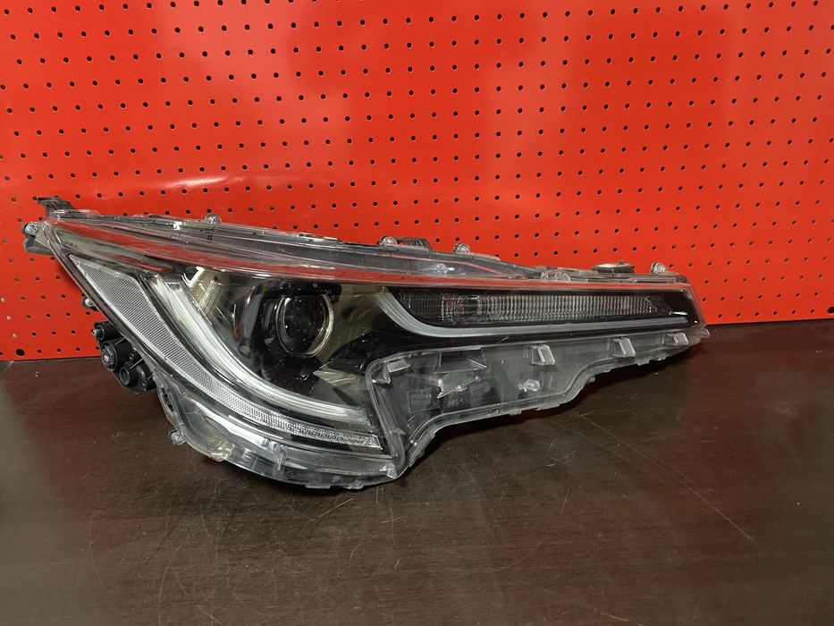Far dreapta led Toyota Corolla an 2018-2023