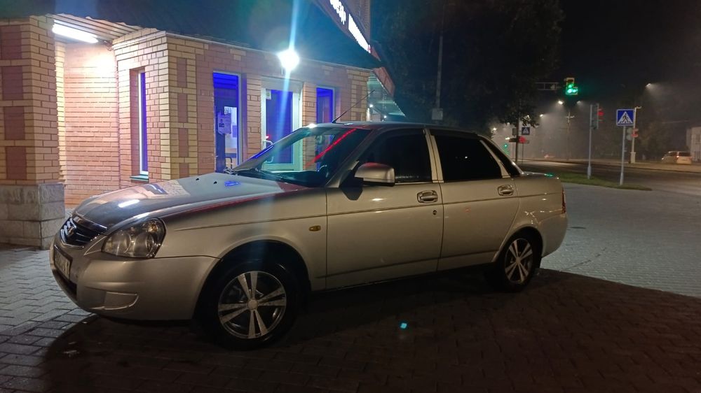 Лада приора. 2070