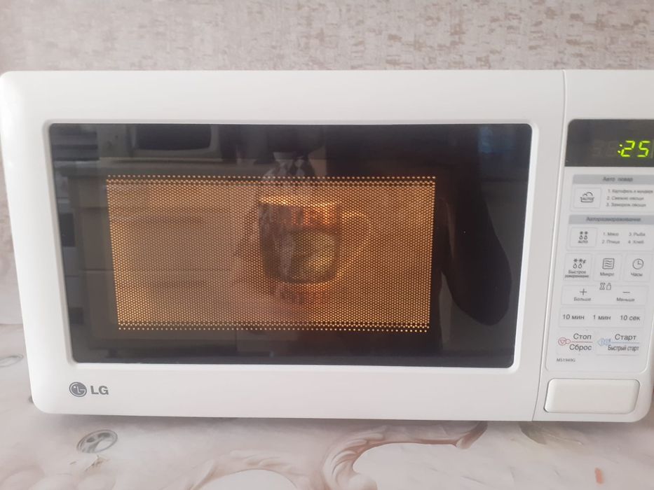 Продам микроволновую печь LG