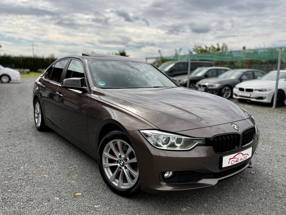 BMW Seria 3 F30 2013, 318d 143cp Euro5, Bi-Xenon, Trapa, Moduri de condus