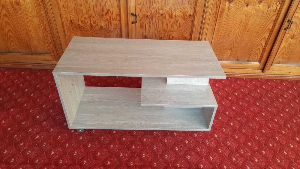 Jurnalniy stol yengi yasalgan