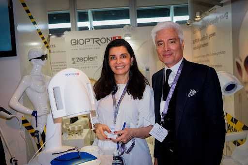 Bioptron Pro.1, ca nou, cu suport de masa,set 7 lentile color therapy