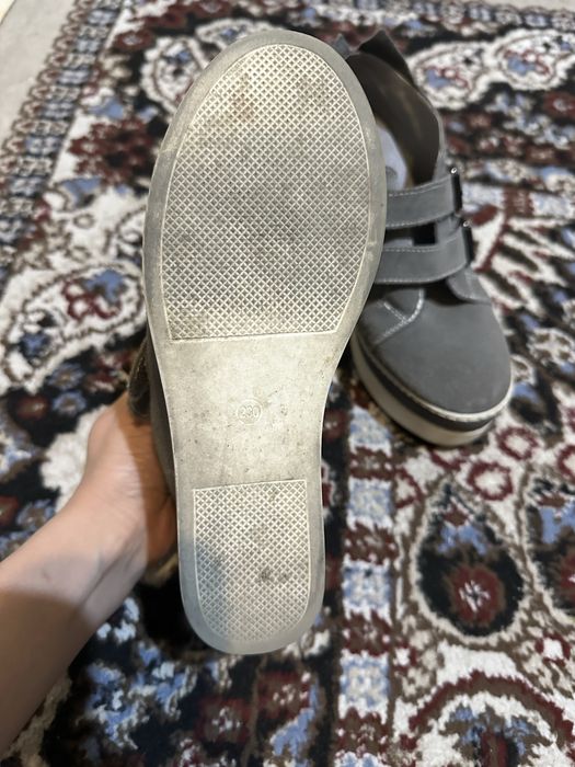 Кроссовки на платформе