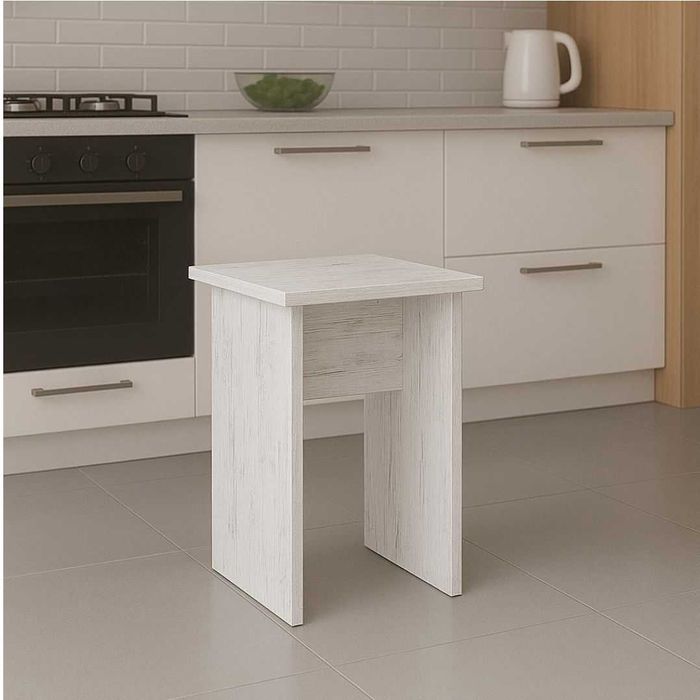 Табуретки, стол письменный