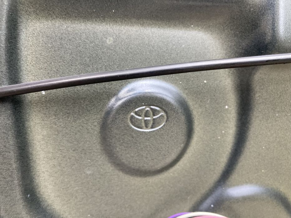 Задна лява врата за тойота аурис комби/Toyota Auris 12-15г