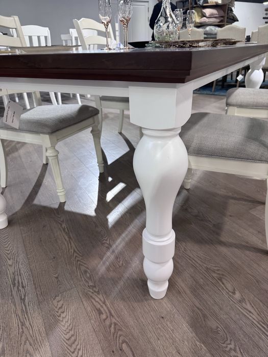 Стол для гостинной