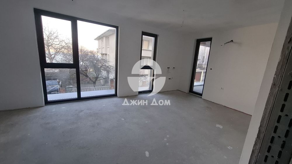 Просторен двустаен апартамент на МЕТРИ ОТ МОРЕТО в гр. Несебър