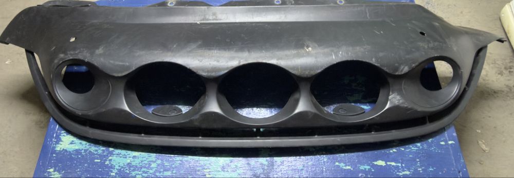 Решетка радиатора Ниссан Жук