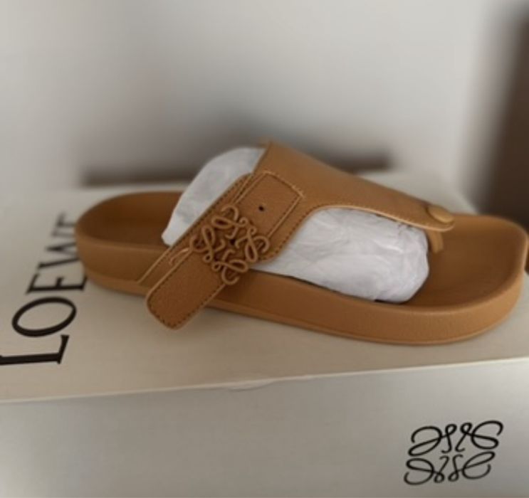 Тапочки/Сандали/Сланцы Loewe