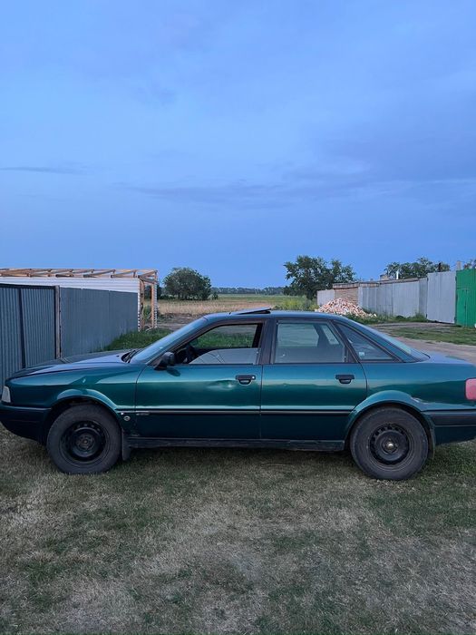 Продам Ауди б4 в хорошем состоянии.