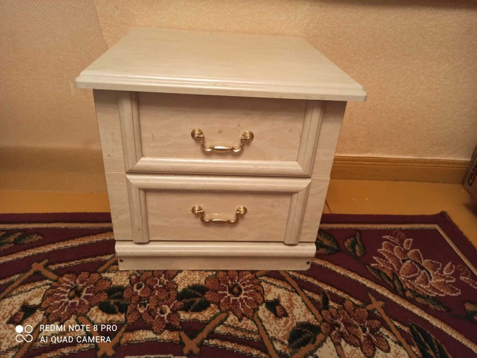 Продам тумбу прикроватную