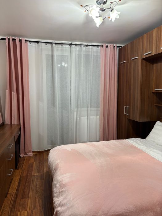 Vând apartament 3 camere