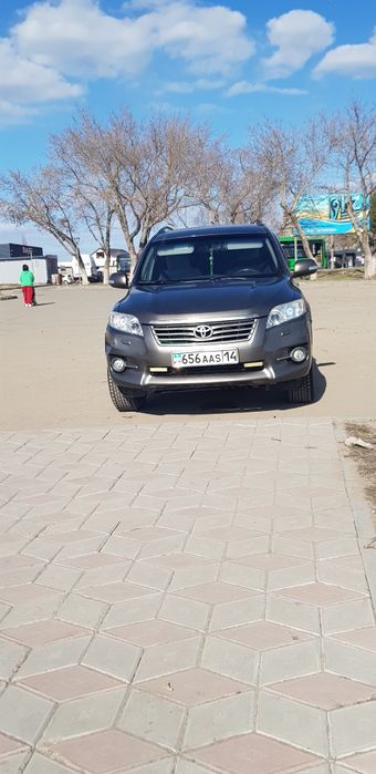 Продам автомашины тайота раф4