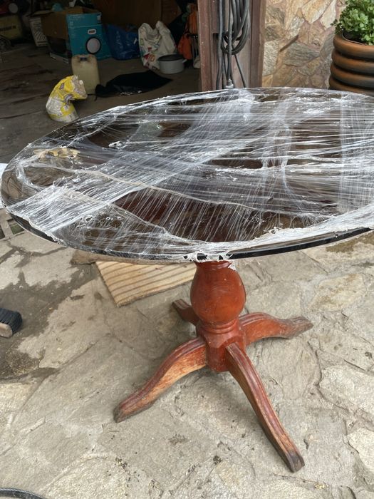 Продавам столове и маси