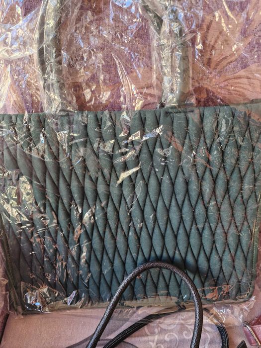 Продават се давски чанти