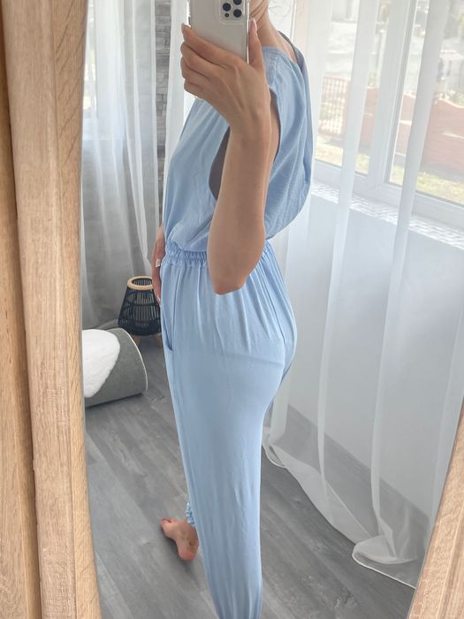 Vând haine in stare foarte buna