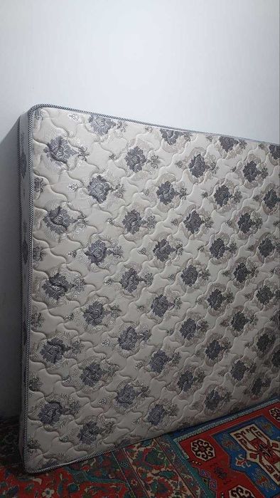 Отдам матрас (двухспальный) даром