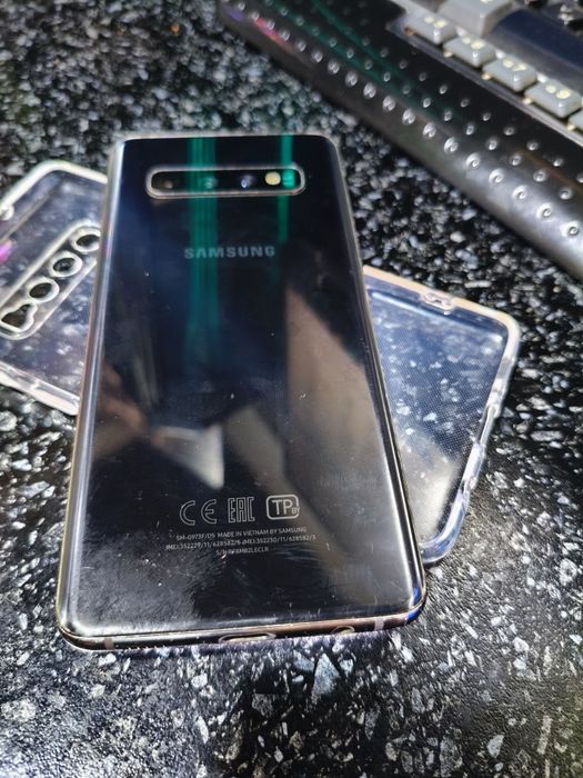 galaxy s10 2sim oynasi singan