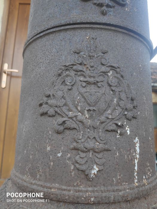 Vând soba veche din fonta