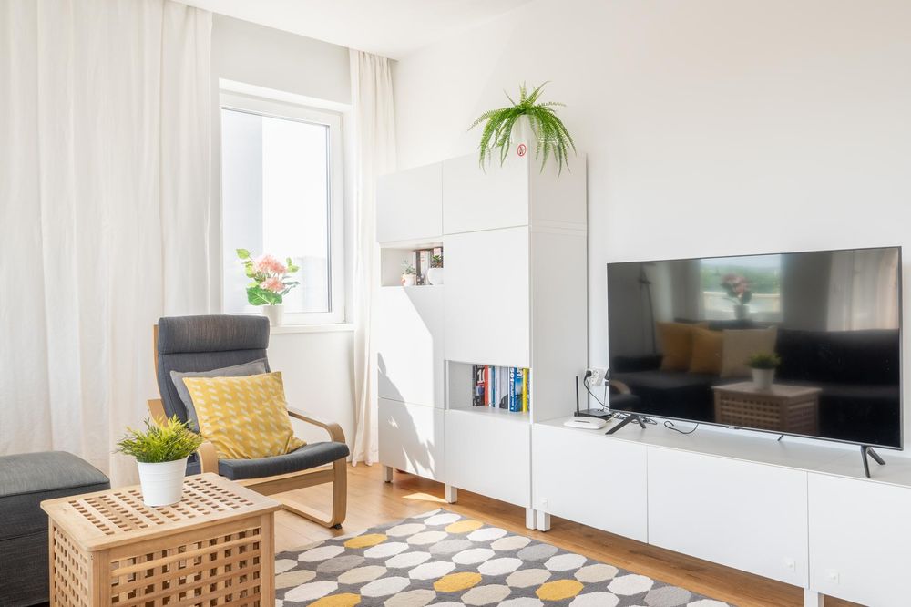 Дава се под наем Тристаен апартамент в София, Дружба 1 - 110 кв.м за 950 € - Снимка #1