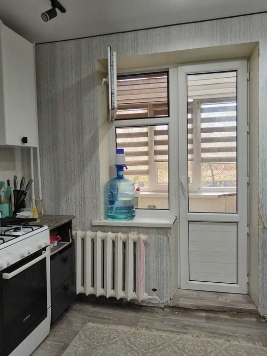 продается 2 ком квартира район Строитель