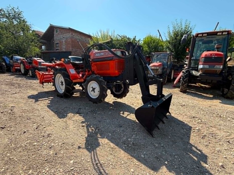 Мини челен товарач KUBOTA B1-15 4x4