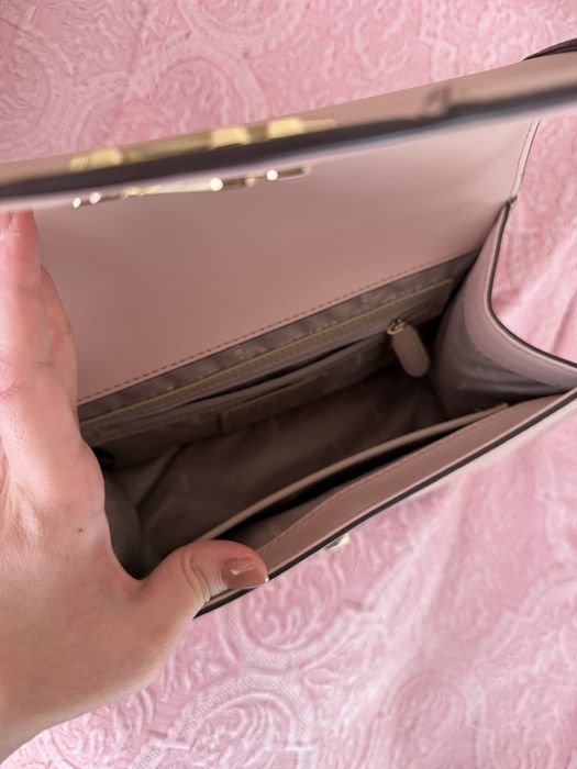 Сумка DKNY в розовом цвете