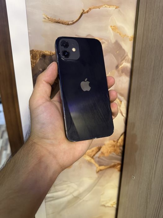 Продам телефон Айфон 12 128Gb