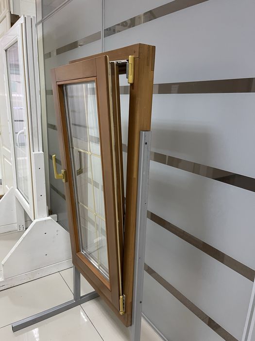 Деревянное евро окно в баню дом