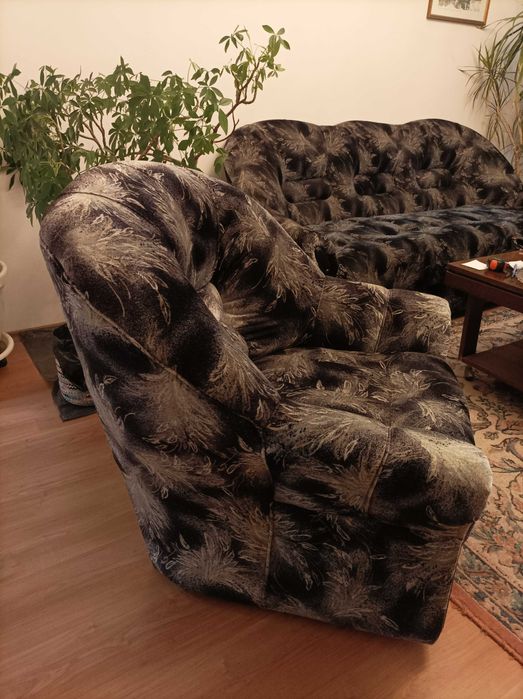 Холна гарнитура с разтегателна маса