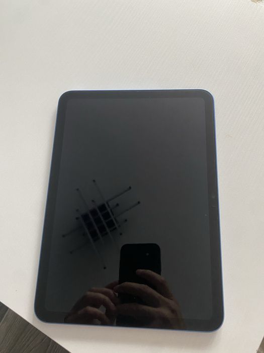 Ipad 11"(a16) 128 GB Wifi only, albastra. Se vinde cu tot cu husa si pen apple