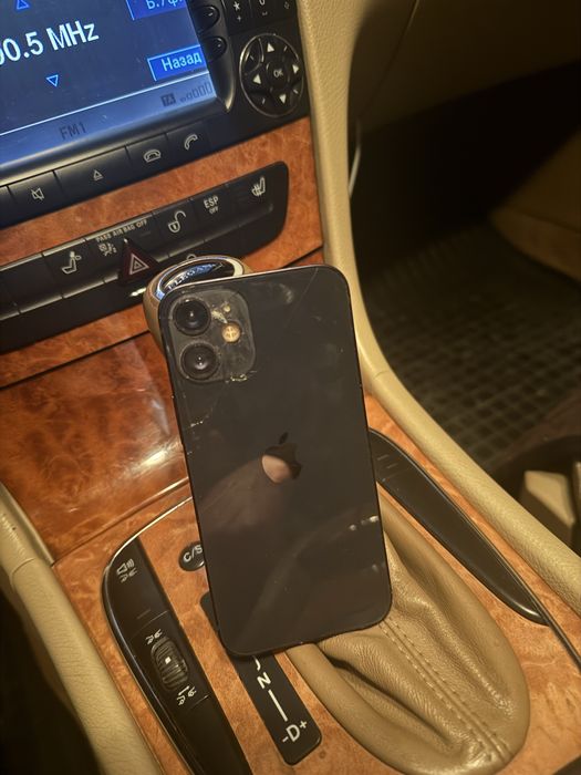 Iphone 12 mini зарядка есть