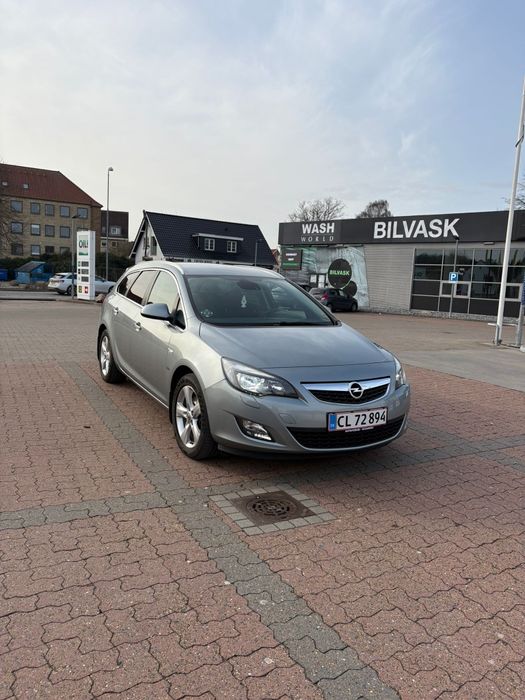 Opel Astra J....