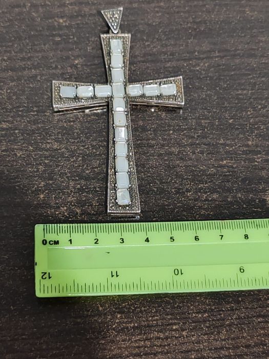 Cruce victoriana din argint și sidef