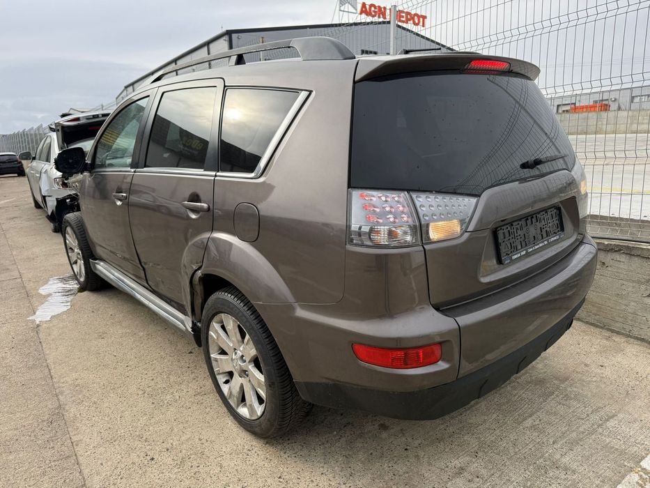 Dezmembrez / Dezmembrari / Piese / Accesorii Mitsubishi outlander 2010 2.2 hdi 4HK 4x4 automat volan stanga