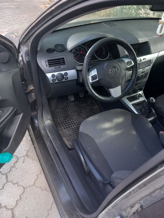 Opel Astra H  1.7 d 2010