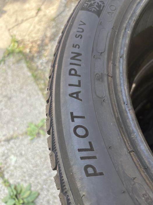 Зимни гуми 235/55/19 Michelin