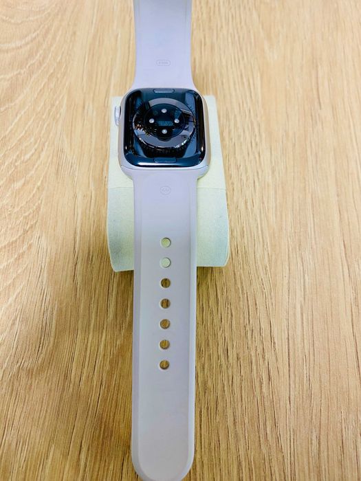 Apple Watch 8, 41mm, Starlight Alu Case, Starlight Sp Band, S/M, 100%
