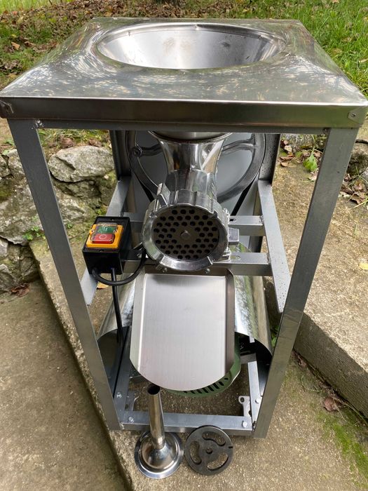 Masina tocat carne aluminiu Poland 1.5KW 749 lei