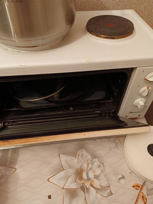 Электроплита с духовкой