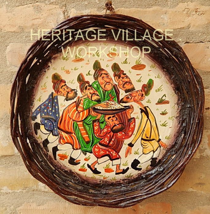 Набор декоративных настенных тарелок-панно .