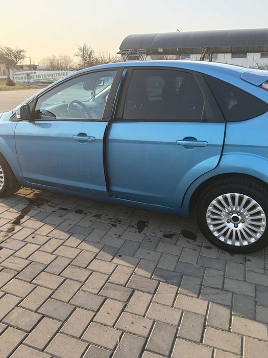 Vând Ford Focus Titanium
