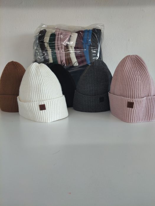 зимни шапки на едро