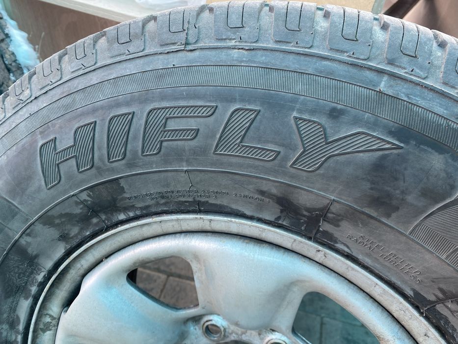 Продам шины с дисками 16 и 17